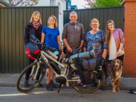 Mit dem Fahrrad und Hund durch Europa – Achim, der kreative Mainzer, der mir einen neuen Gepäckträger auf meinen Hundeanhänger baute